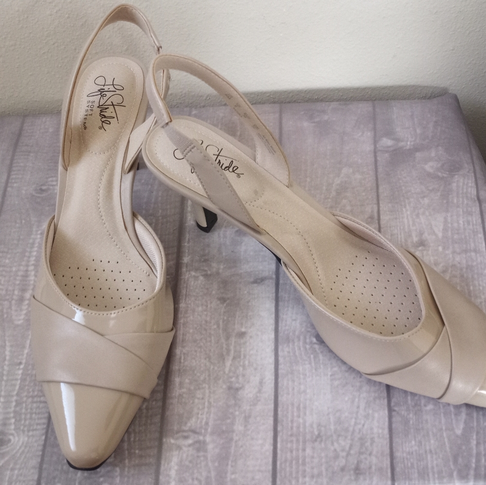 Life Stride soft system small heel shoes